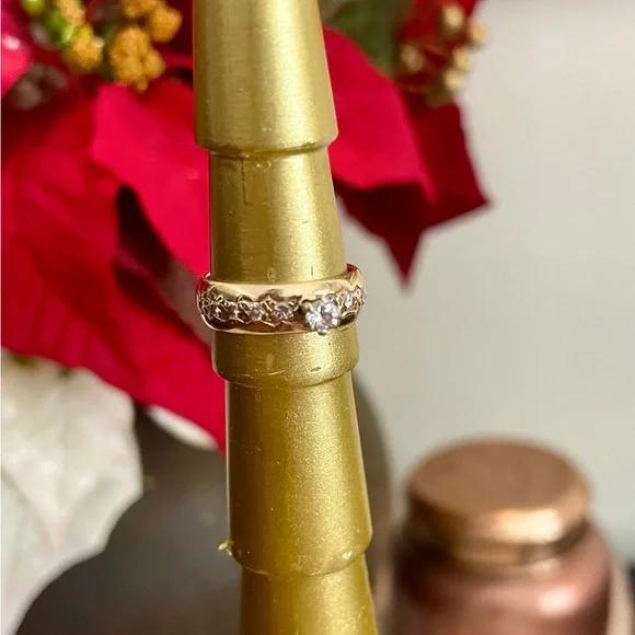 ANTIQUE Edwardian 14k Gold Five-Stone Diamond Ring - Picture 2 of 15